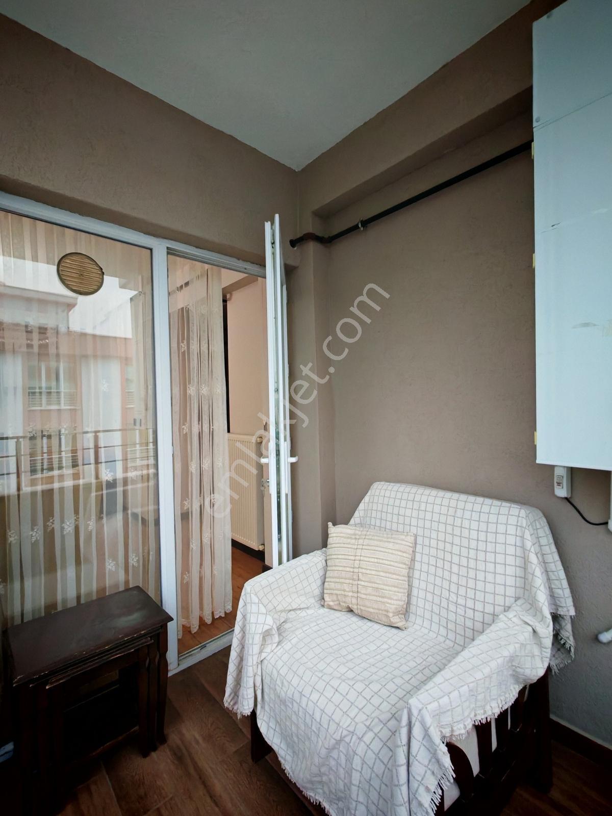 Tramvay Durağına Yakın Deniz Mazaralı Eşyalı Kiralık 1+1 Daire - Görsel 6