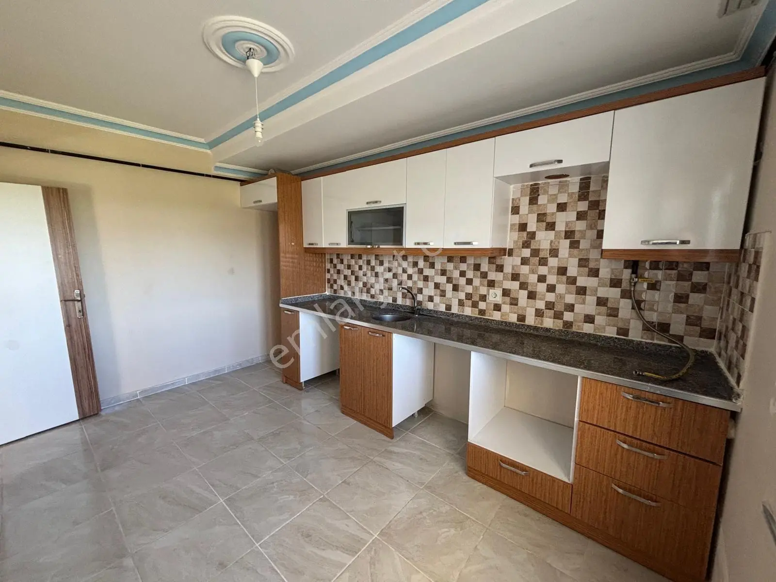 **eryıldız Gayrimenkul'den Bağlık Mah. Kiralık Lüks 2+1 2.kat Ön Cephe - Görsel 2