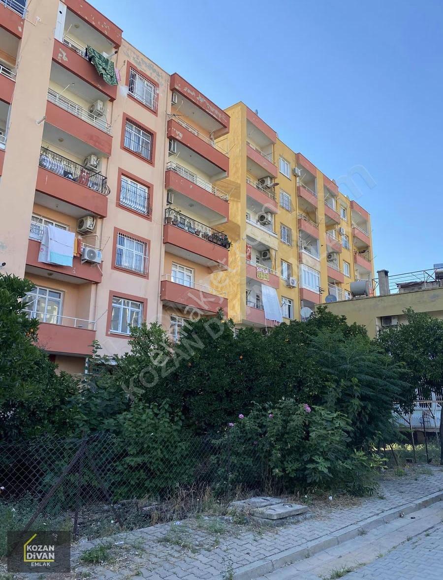 Kozan Divan Emlak'tan Merkezde Az Katlı Ara Kat Ful Yapılı Daire