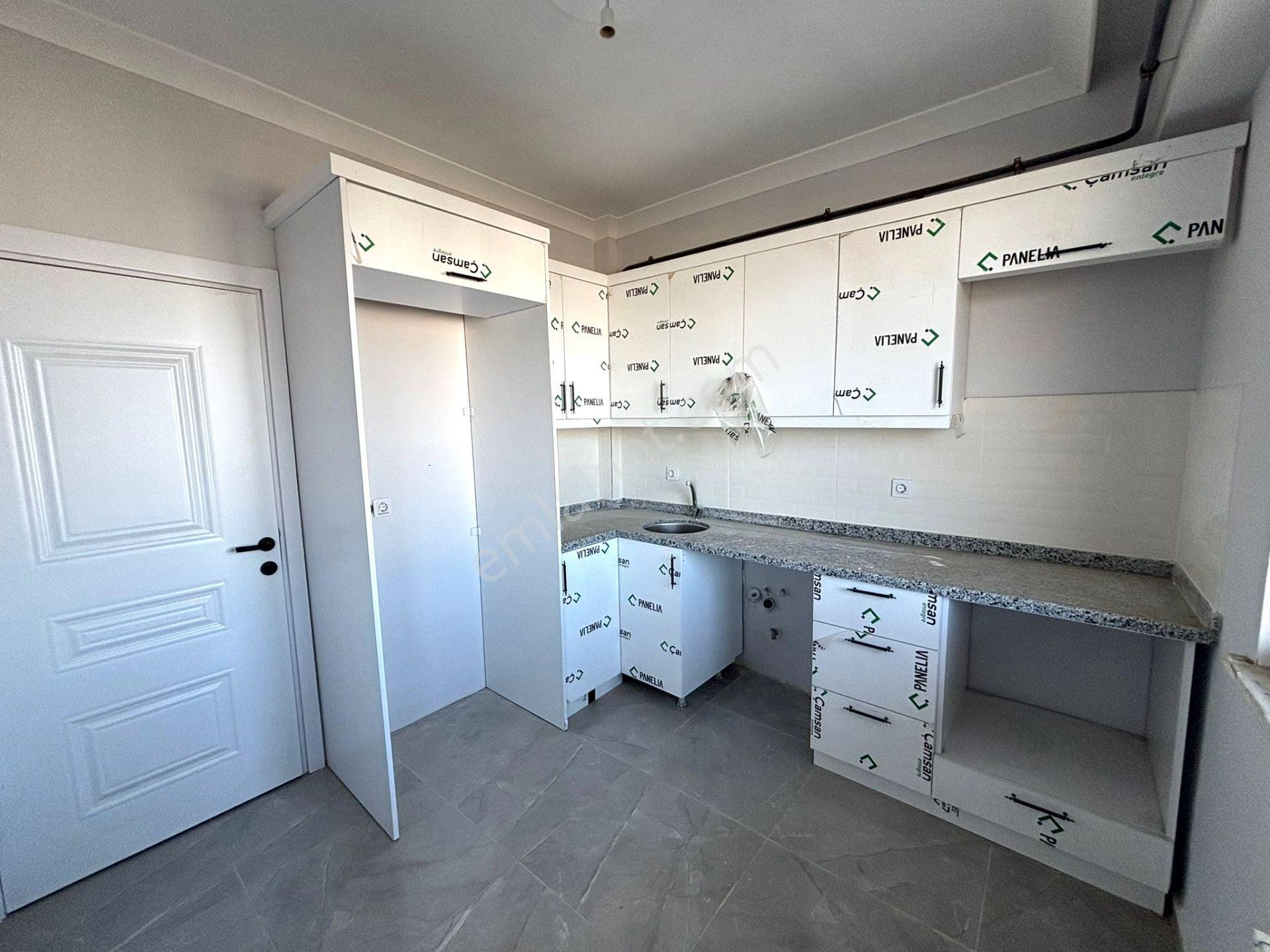 **eryıldız Gayrimenkul'den**site İçinde Kiralık Balkonlu Lüx 2+1 - Görsel 12