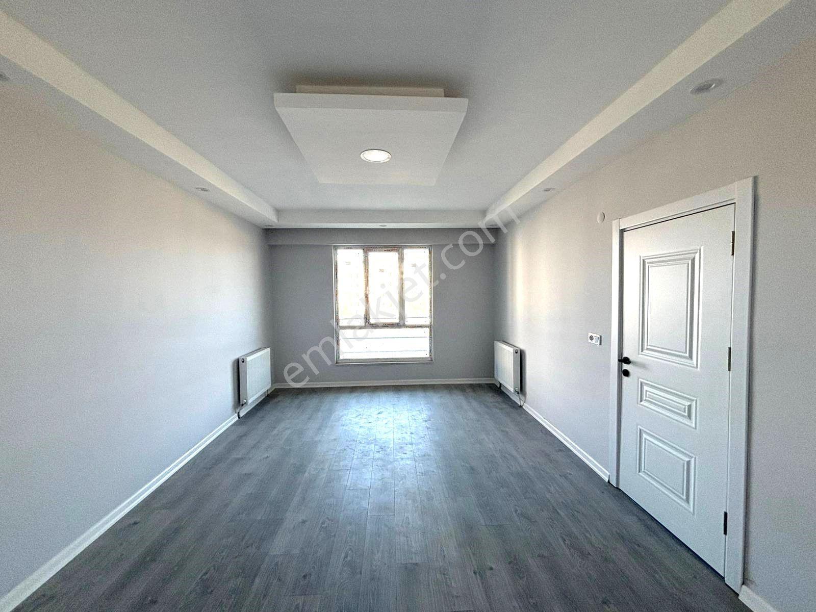 **eryıldız Gayrimenkul'den**site İçinde Kiralık Balkonlu Lüx 2+1 - Görsel 6