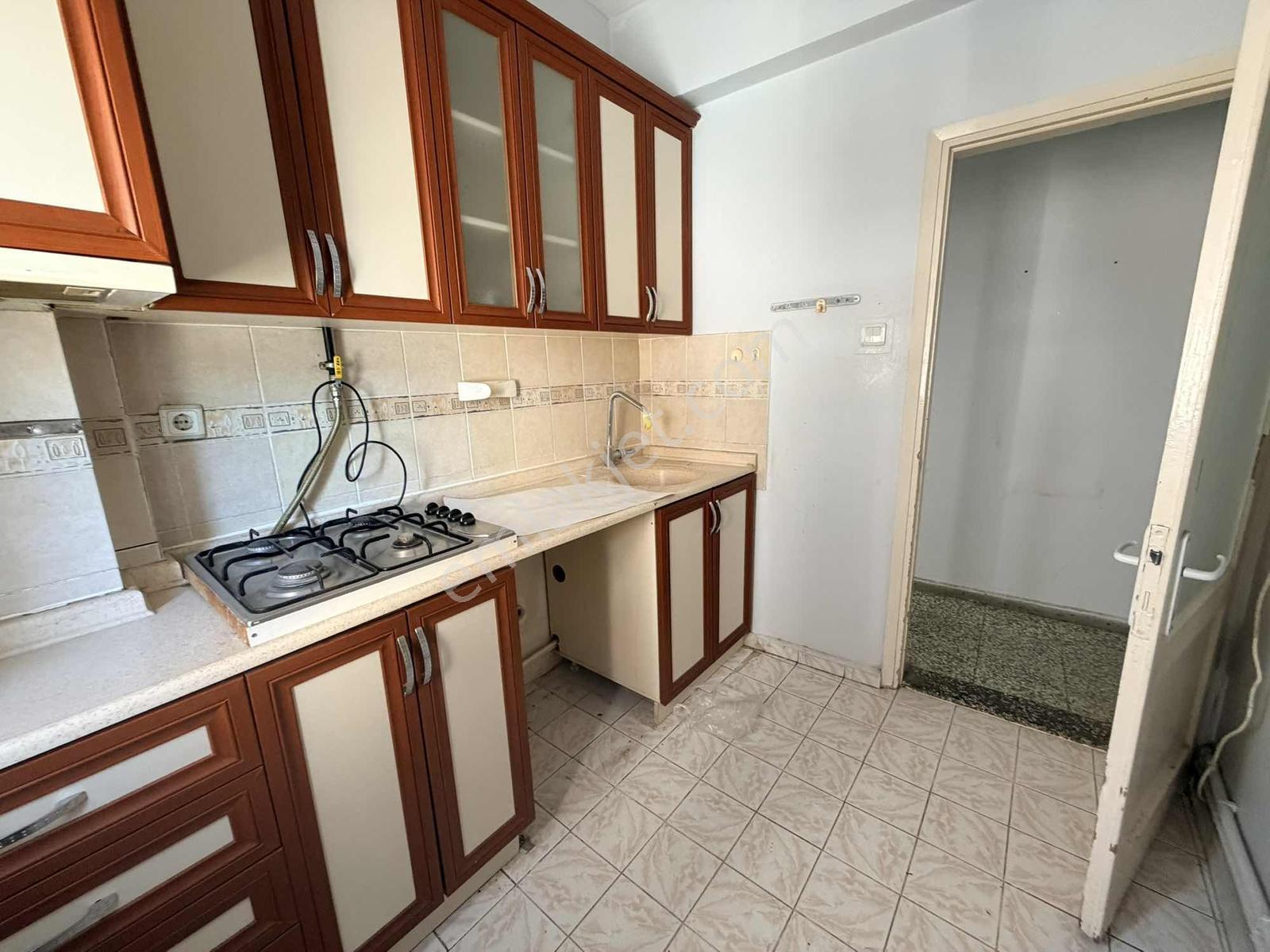 Karşıyaka Alaybeyde 2+1 Köşe Daire - Görsel 18
