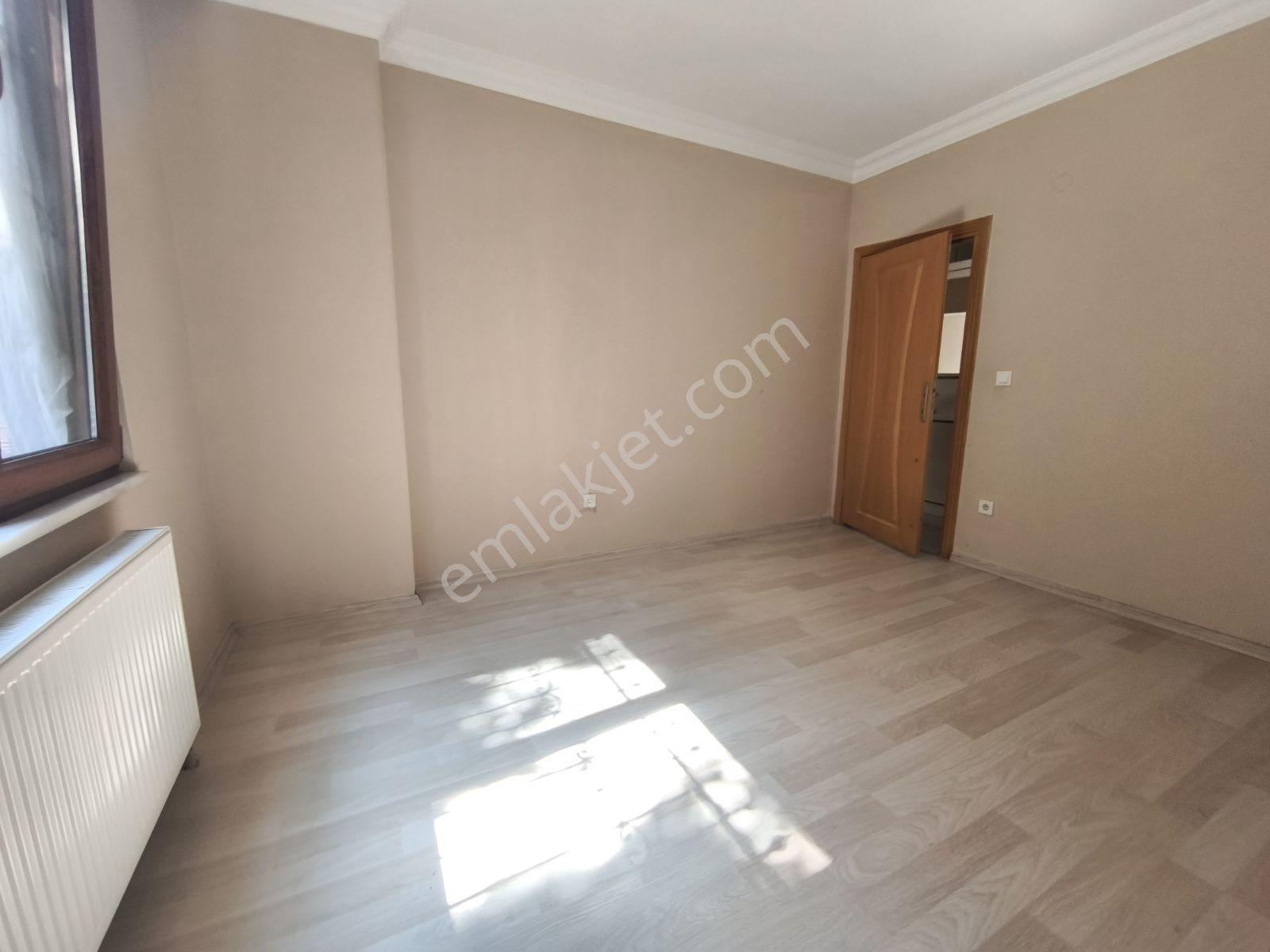 Madenler Metroya Yürüme Otoparklı Balkonlu 2.5+1 Kiralık - Görsel 3