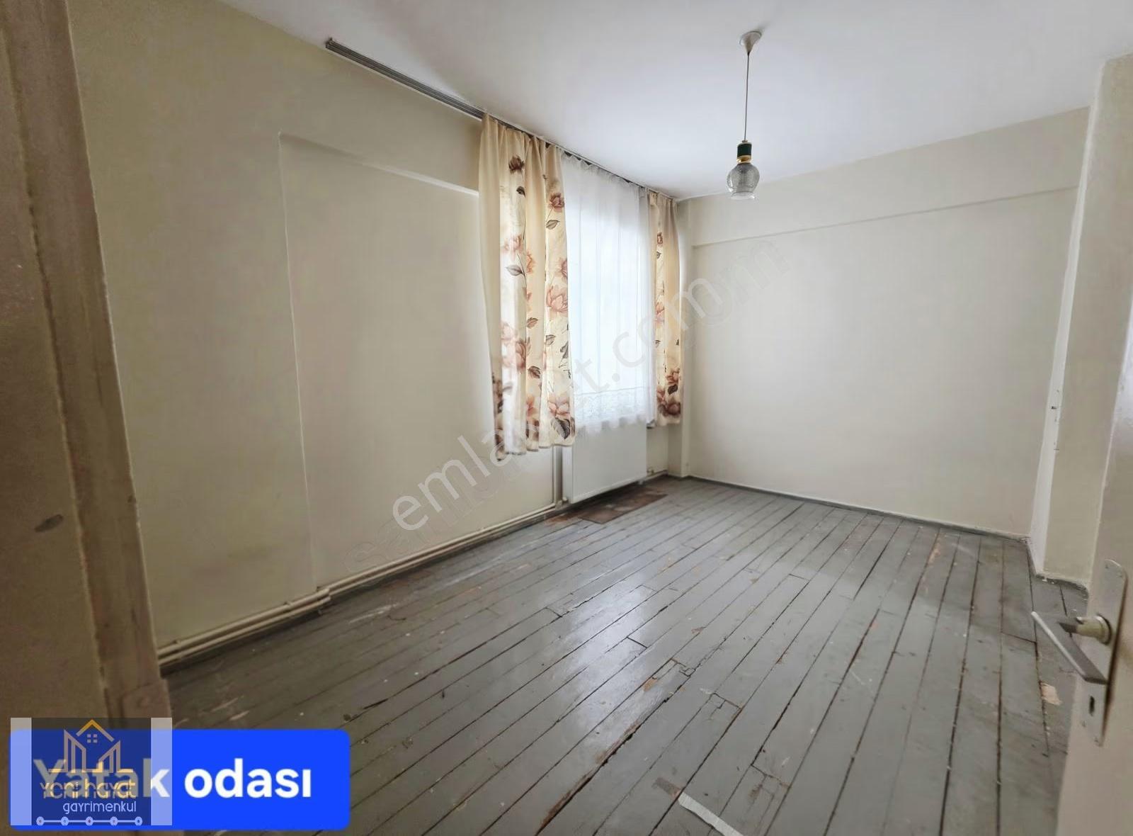 Gazi Devlet Hastanesi Altında Ara Kat Satılık Geniş 3+1 Daire - Görsel 3