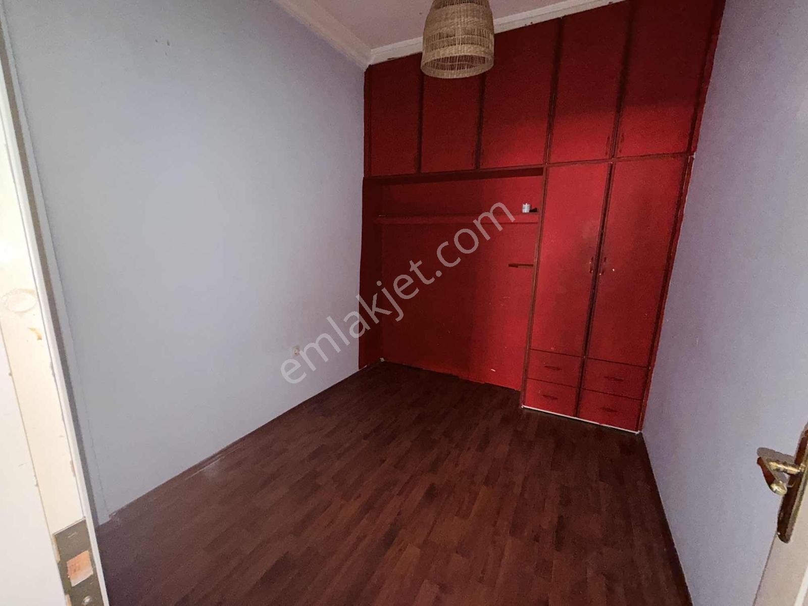 Karşıyaka Alaybeyde Köşe Konumda 2+1 Arakat Daire - Görsel 17
