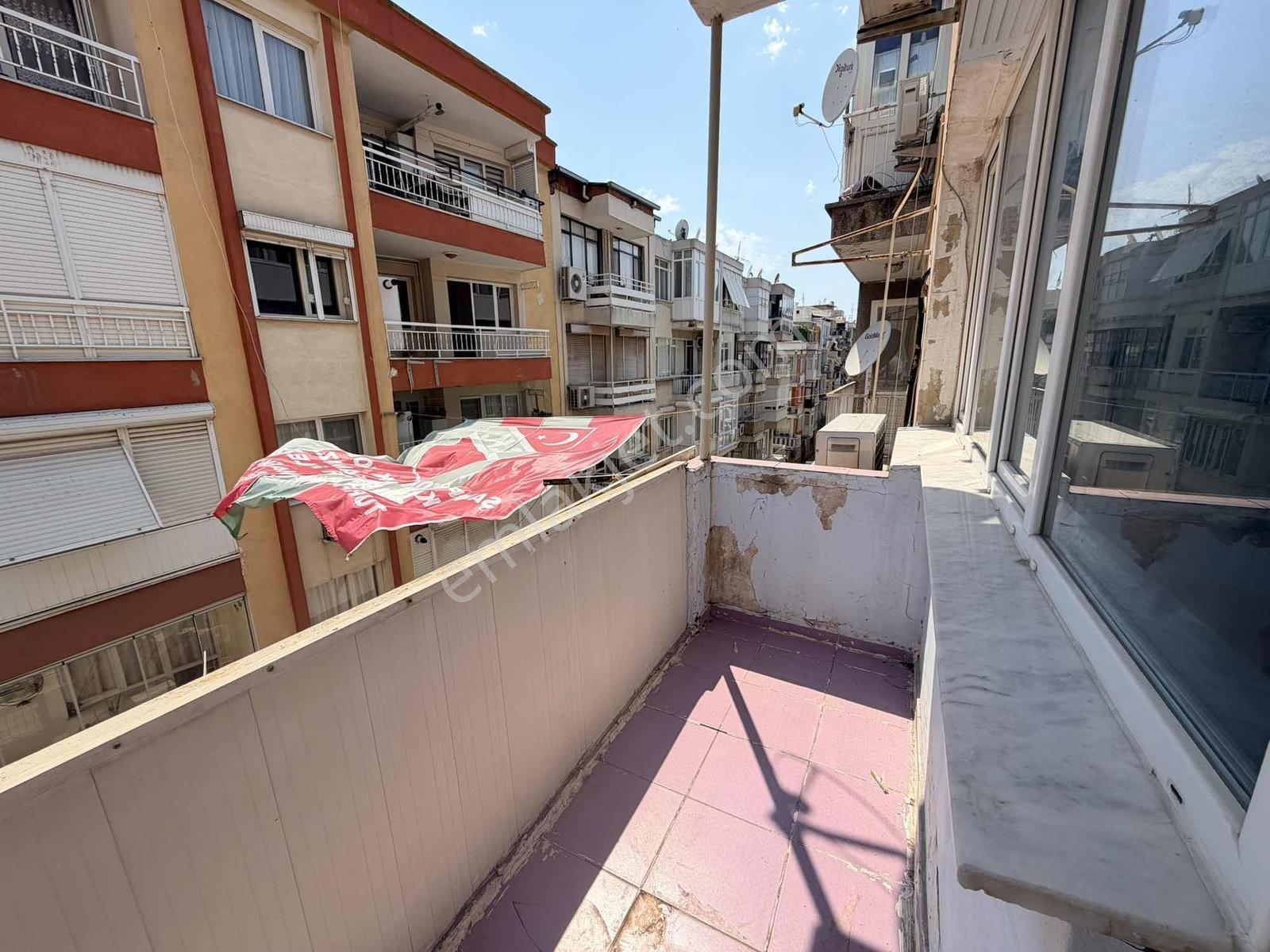 Karşıyaka Alaybeyde Köşe Konumda 2+1 Arakat Daire - Görsel 20