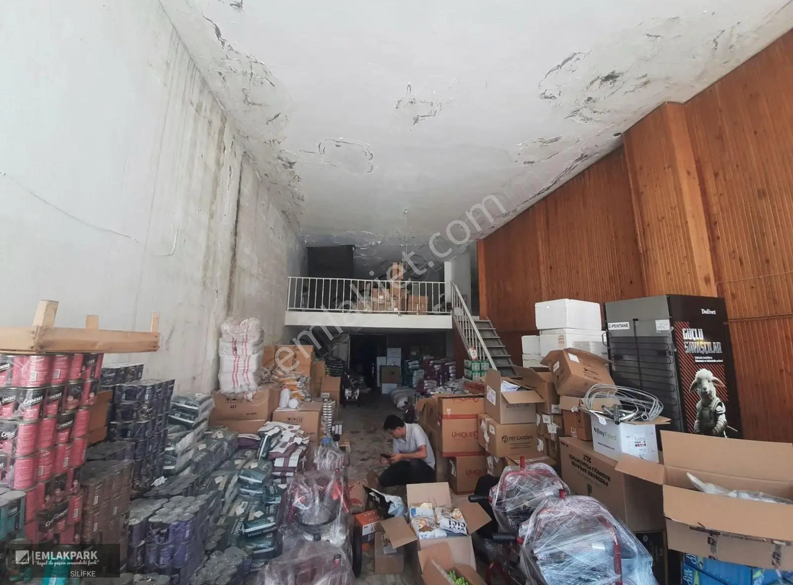 Emlakparkdan Silifke Saray Mahallesinde 215 M2 Asma Katlı Dükkan