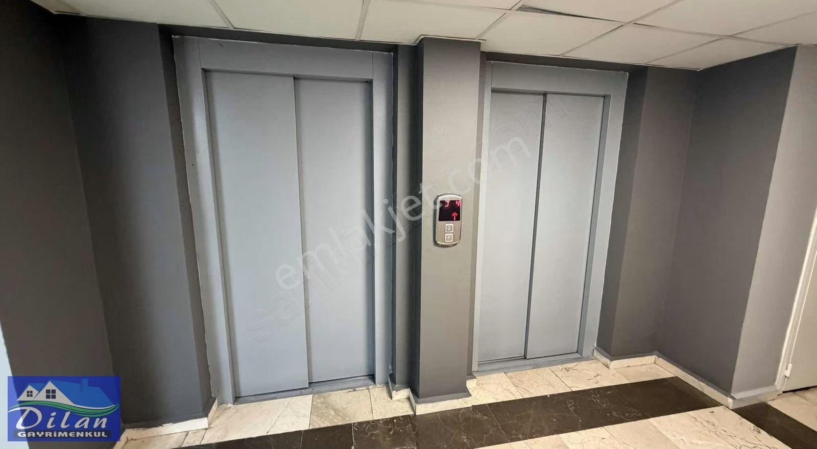 Site İçerisinde 1+1 Eşyalı Metrobüse 10 Dk Yürüme Mesafesinde - Görsel 8