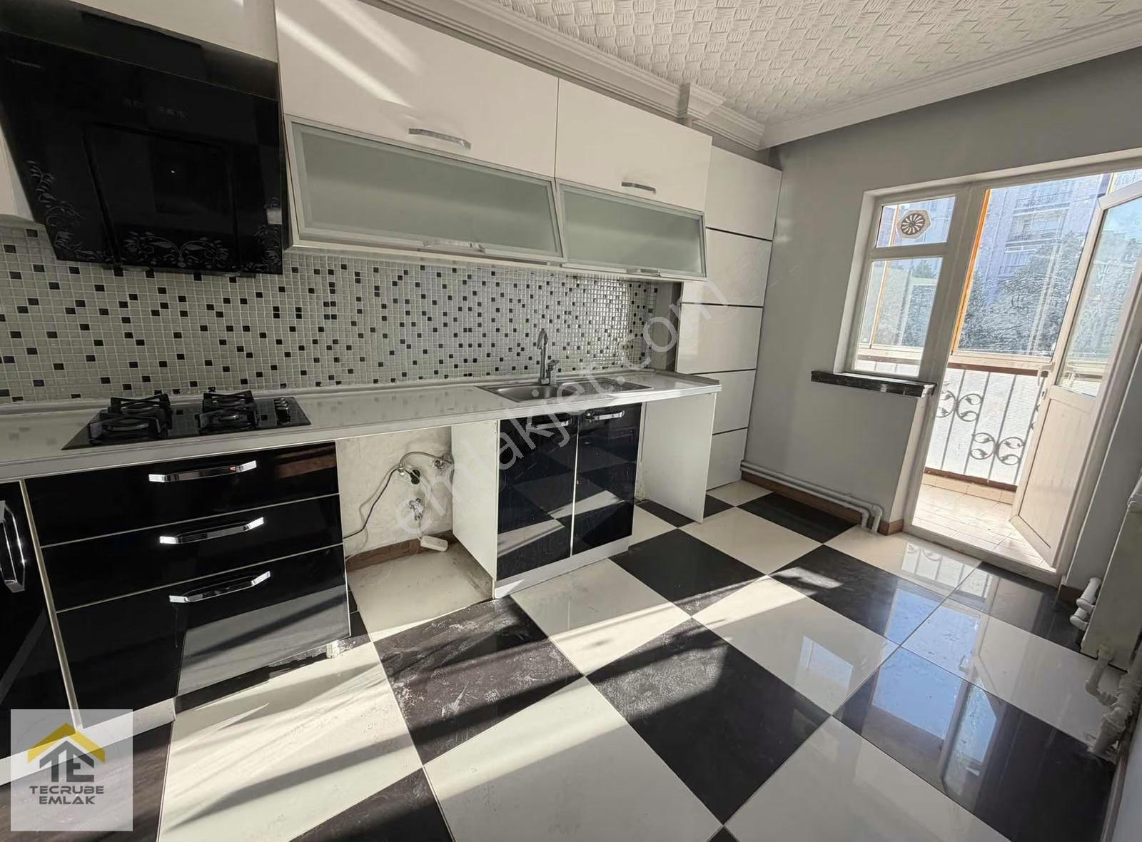 Gün Sazak Cadde Üzeri Orta Kat 3+1 Ön Cephe Full Yapılı Güney - Görsel 4