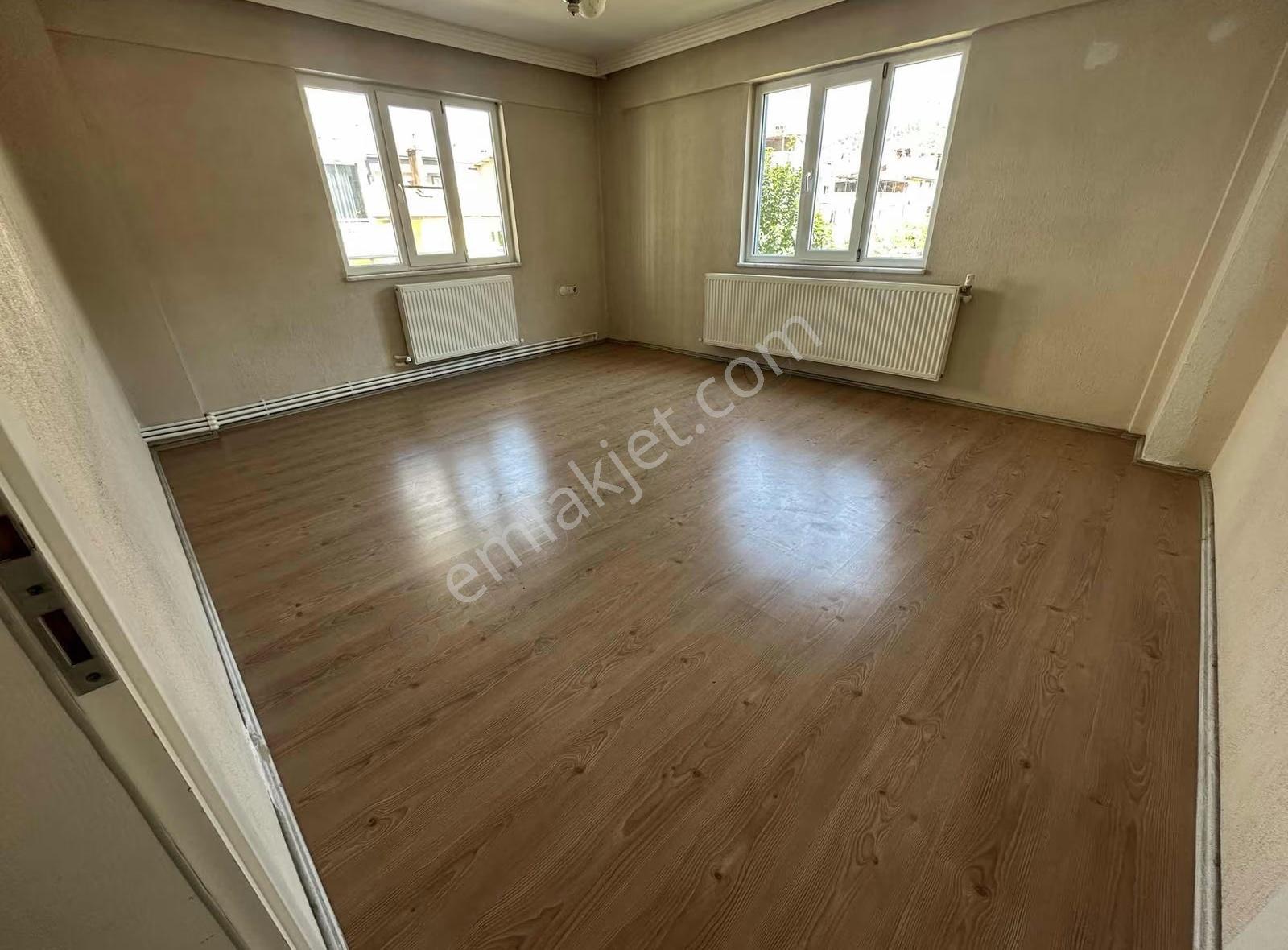 Turgutalp Merkezde Kıralık Ara Kat Doğalgazlı Aıle Apartmanı - Görsel 2