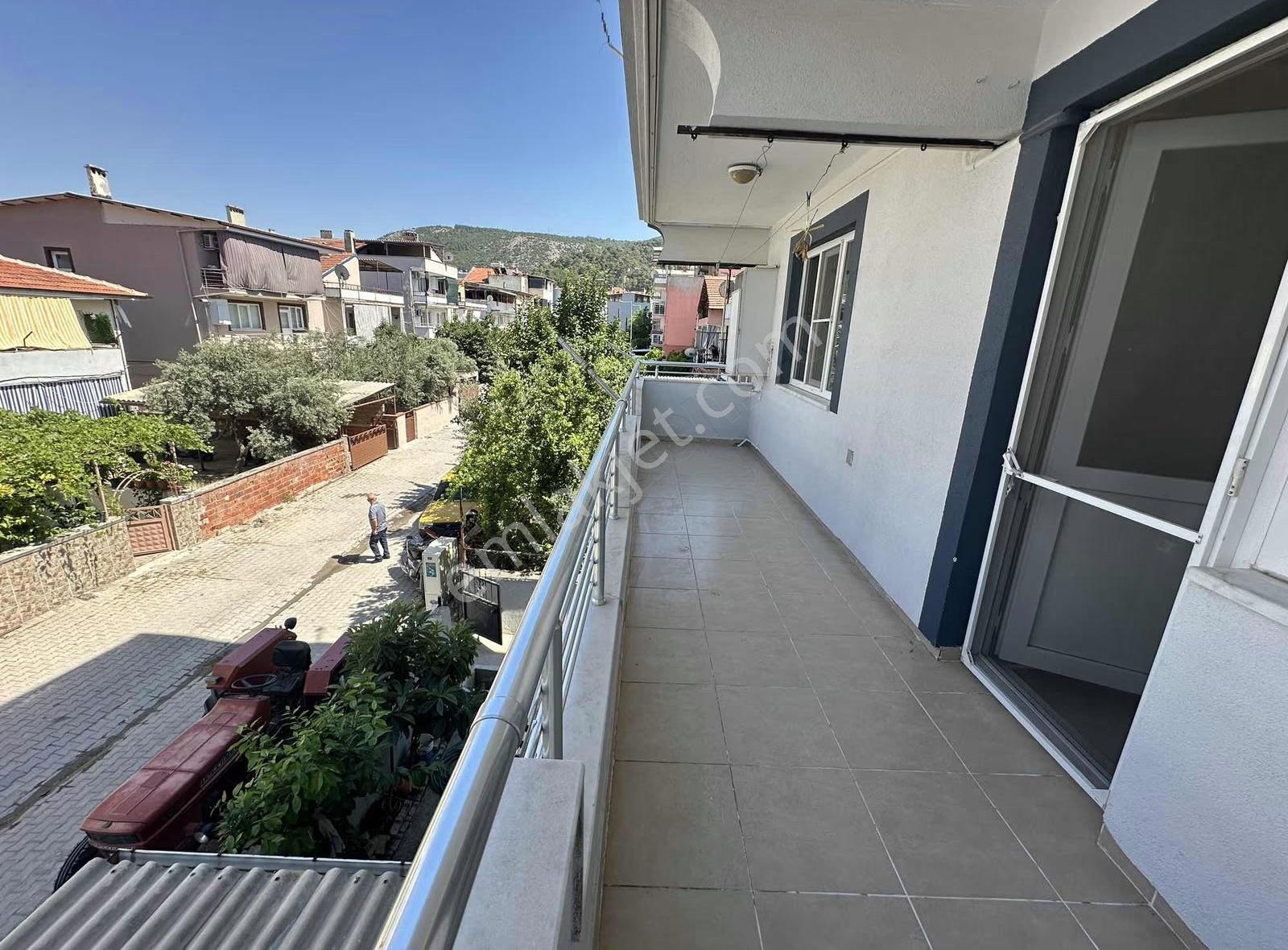 Turgutalp Merkezde Kıralık Ara Kat Doğalgazlı Aıle Apartmanı