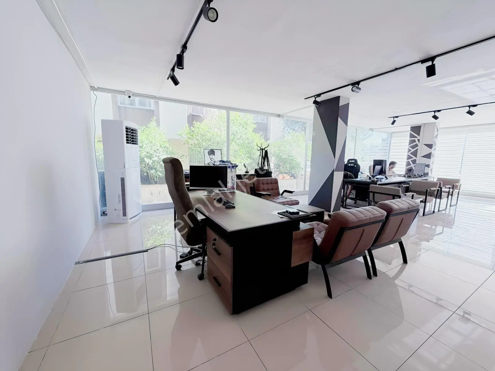 İki Katlı 180 M² Krediye Uygun Satılık Dükkan - Görsel 12