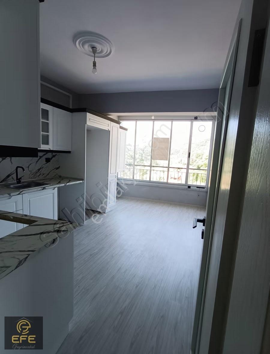 Efe Gayrimenkulden Akçaabatta Kiralık 2+1 Daire - Görsel 13