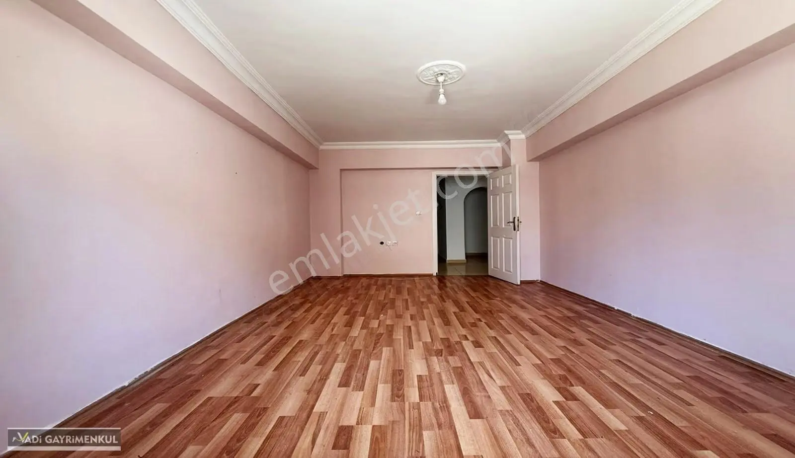 Vadi'den Karakaya'da Cadde Yakını-aileye Uygun-geniş-3+1 Kiralık - Görsel 2