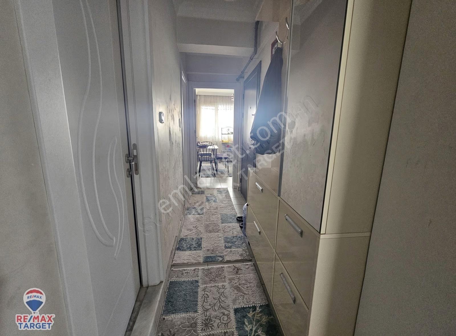 Çiğli Yeni Mahalle'de Acil Satılık Ebeveyn Banyolu 2+1 Daire!! - Görsel 13