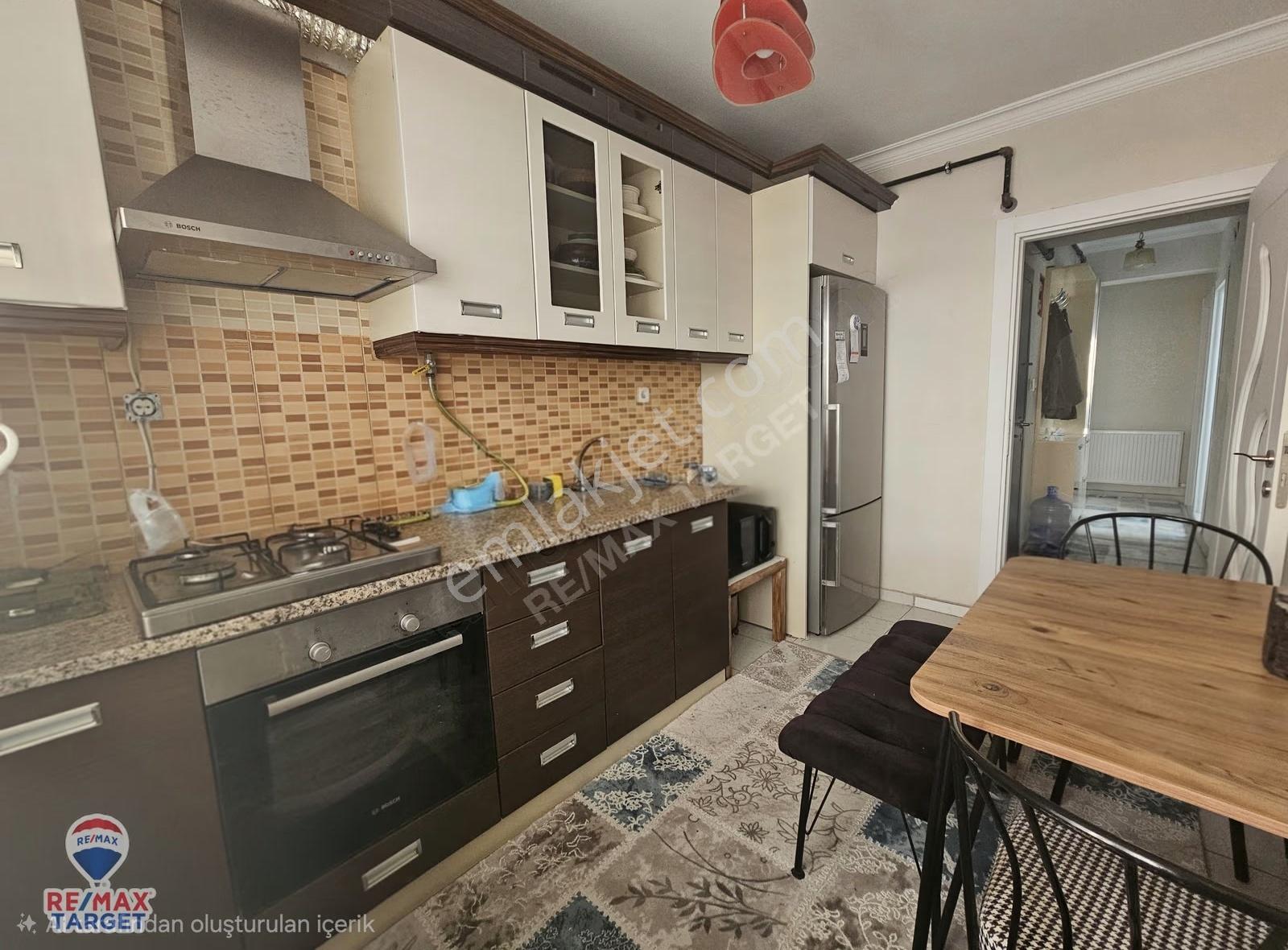 Çiğli Yeni Mahalle'de Acil Satılık Ebeveyn Banyolu 2+1 Daire!! - Görsel 11