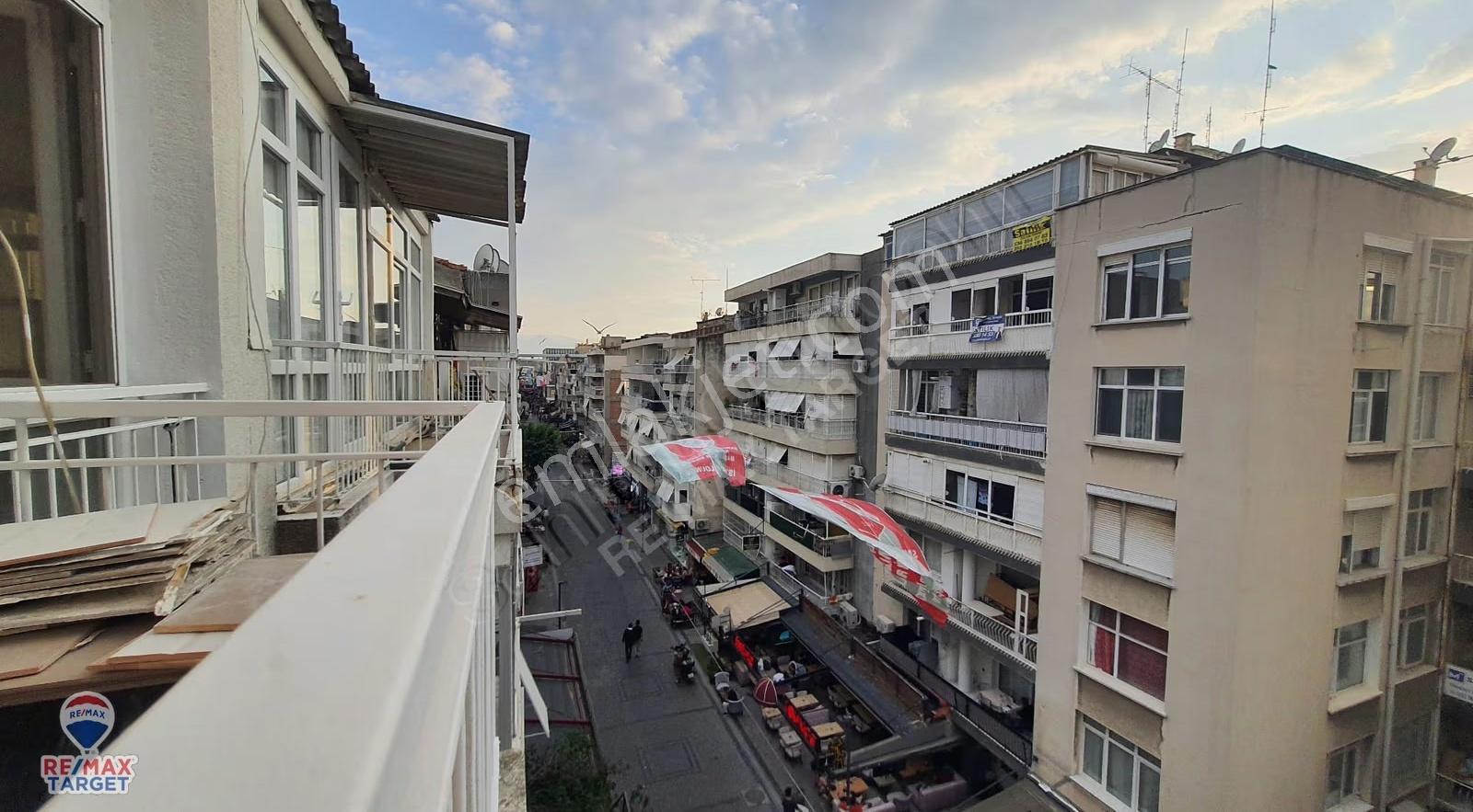 Karşıyaka Çarşı Akbank Sokağında 2+1 Yapılı Kiralık Daire - Görsel 18