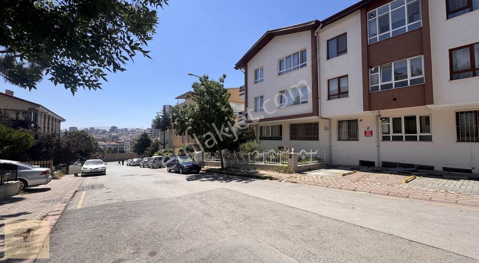 Satılık, Dikmen'de, Engelsiz Düz Giriş Kat, 3+1, Boş, Bakımlı - Görsel 31