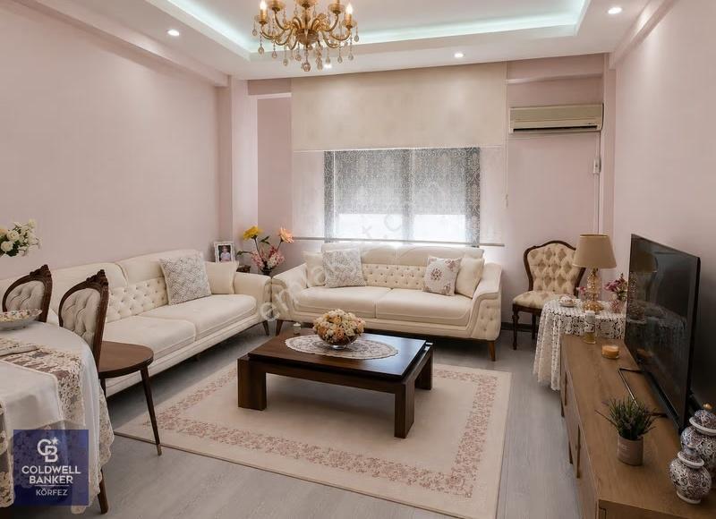 Kadıköy'de Satılık 2+1 Full Tadilatlı Ara Kat Daire - Görsel 3