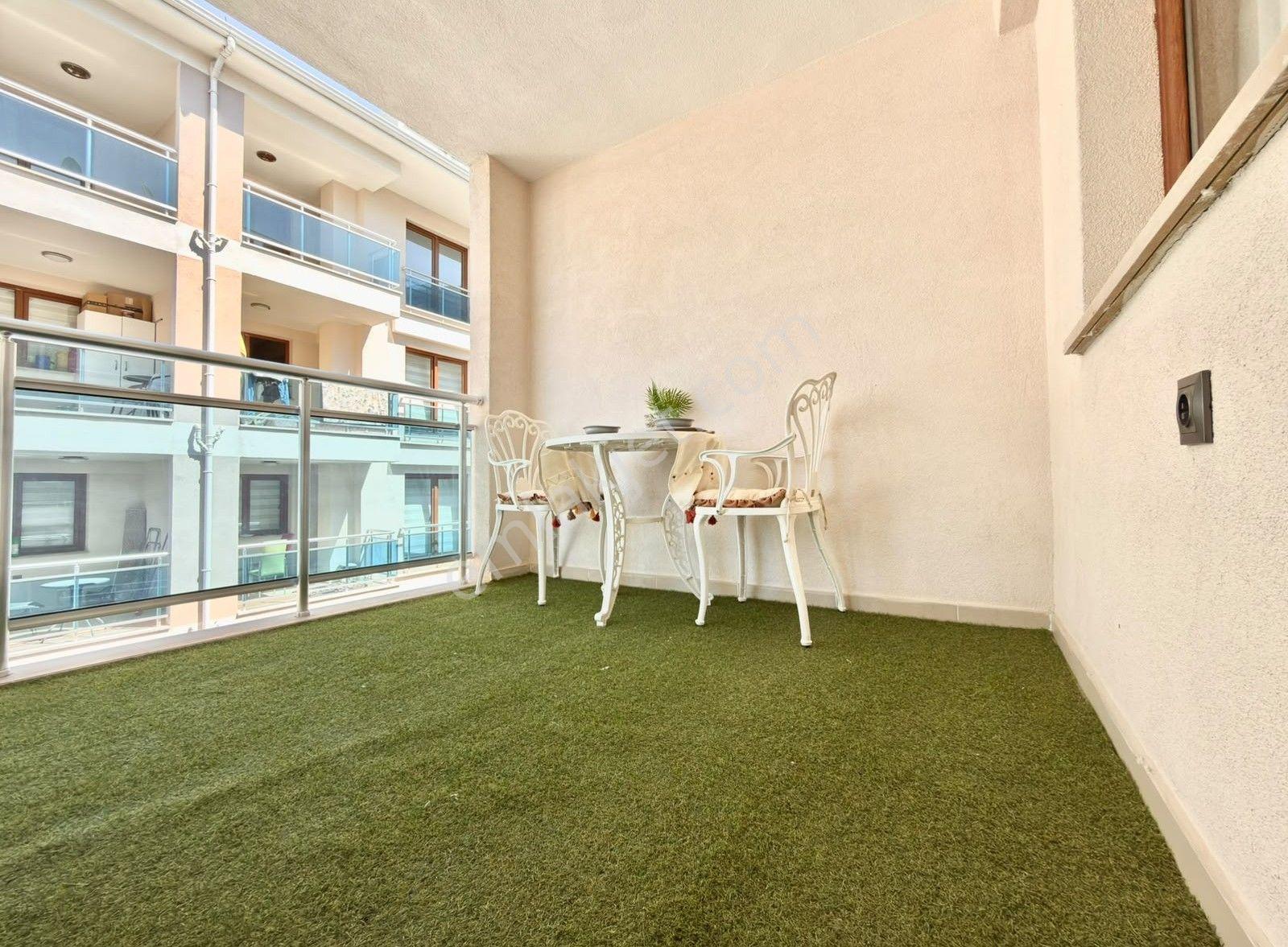 Zeytinköyde Havuzlu Sitede Arakat Balkonlu Eşyalı 1+1 Apart - Görsel 14