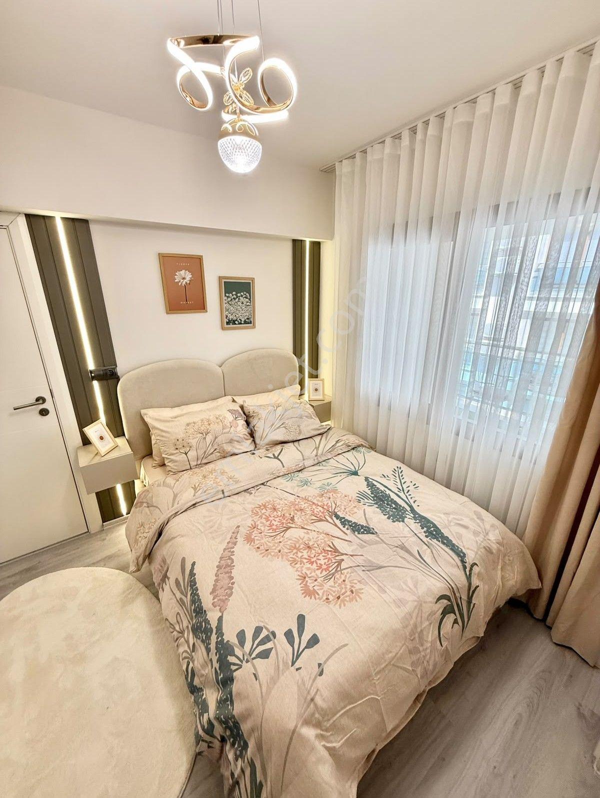 Zeytinköyde Havuzlu Sitede Arakat Balkonlu Eşyalı 1+1 Apart - Görsel 9