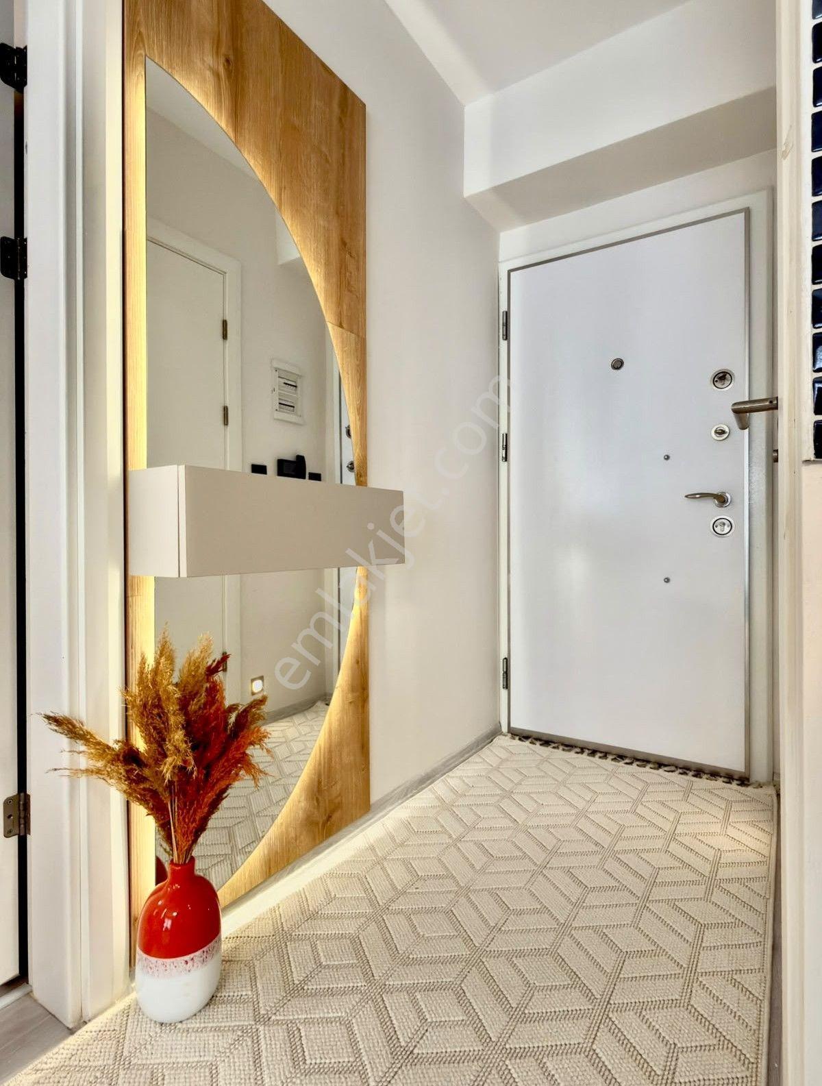 Zeytinköyde Havuzlu Sitede Arakat Balkonlu Eşyalı 1+1 Apart - Görsel 7