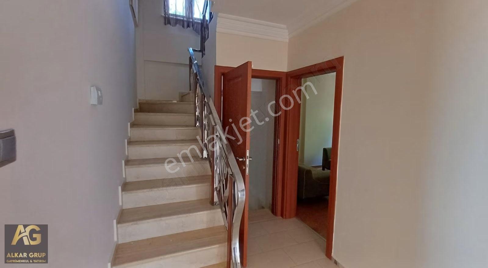 Çamlıca'da Konut Veya İşyeri Kullanımına Uygun 7+1 Forleks Villa - Görsel 5
