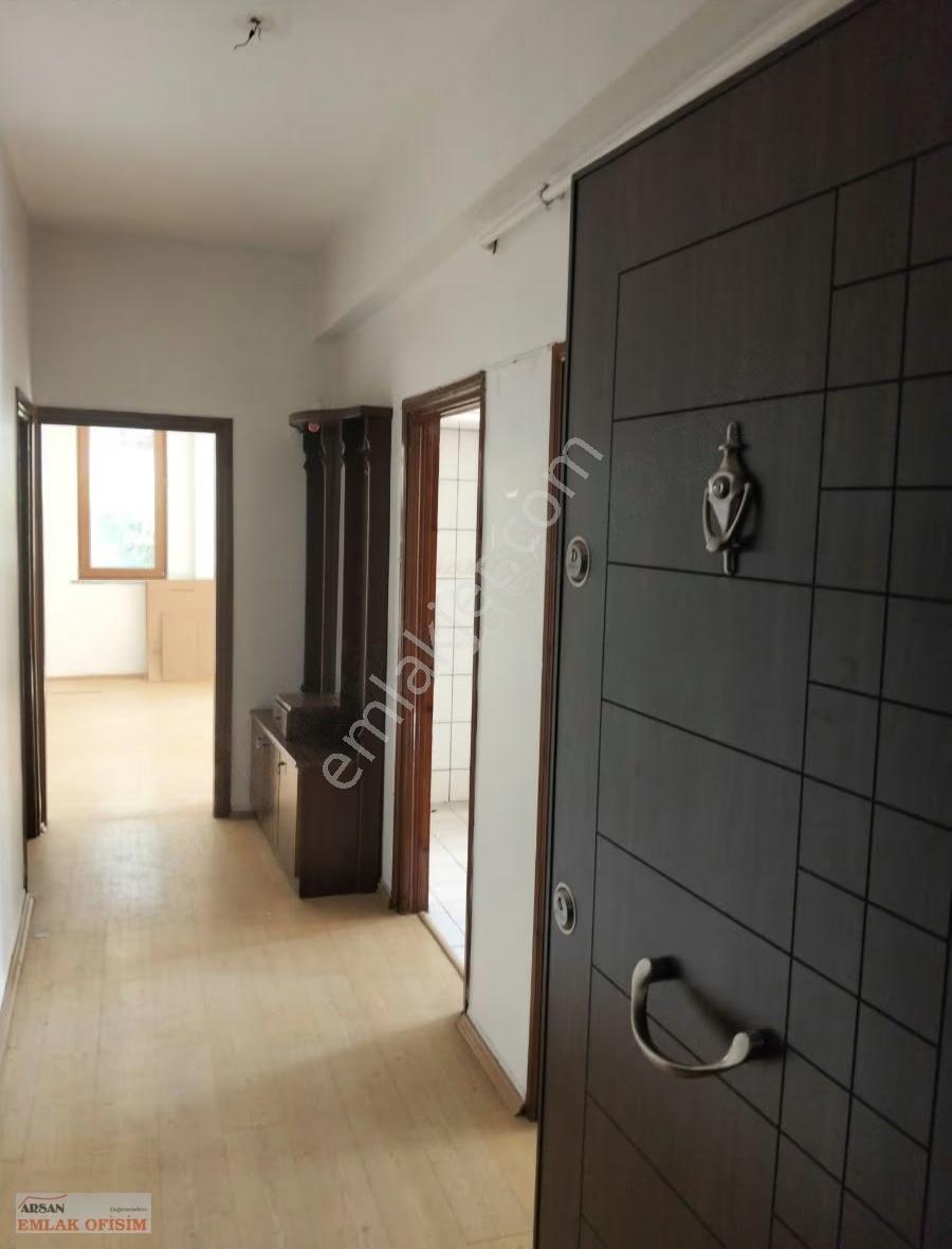 Arsan Emlak'tan D.dere Merkez Mh'de 3+1 103 M2 Bakımlı Daire