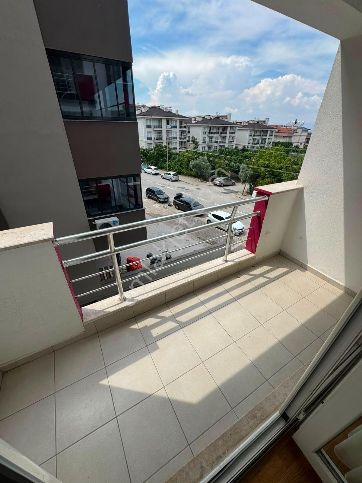 Zeytinköyde Site İçinde Arakat Balkonlu Eşyalı 1+1 Apartlar - Görsel 9