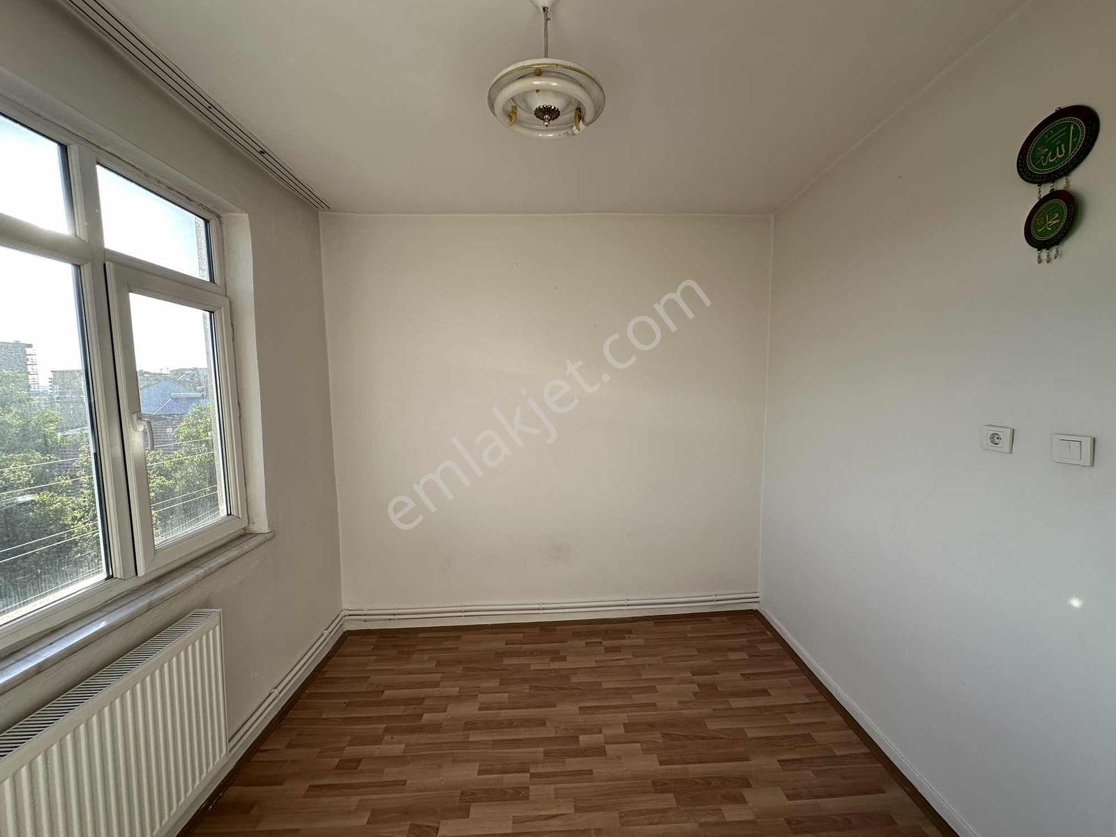 Uğurevler 'de Kombili 3+1 Güney Cephe Kentsel Dönüşüm Daire'si - Görsel 24