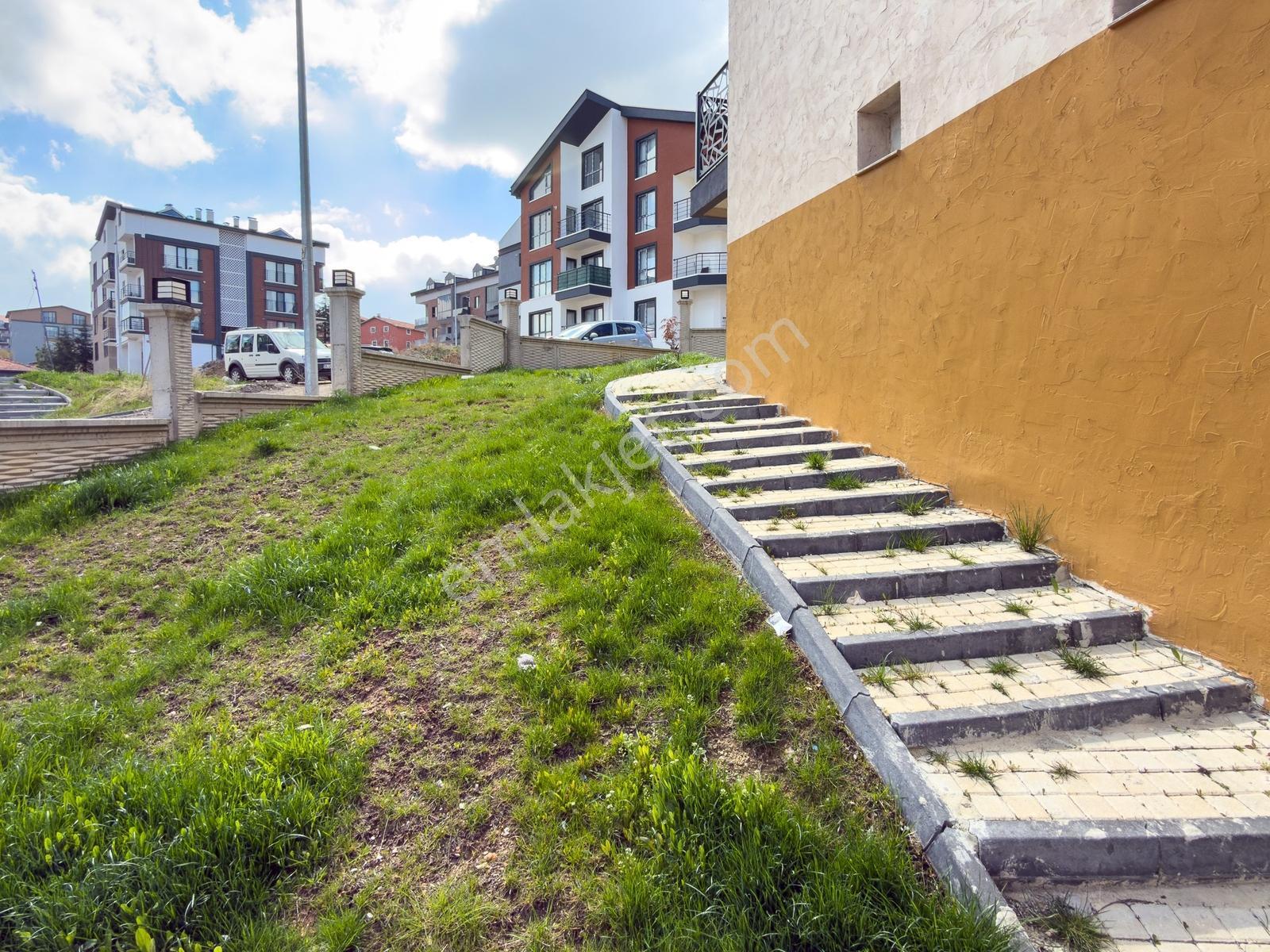 İncek Site İçi Satılık 1+1 Daire Balkon Otopark Güney Cephe - Görsel 18
