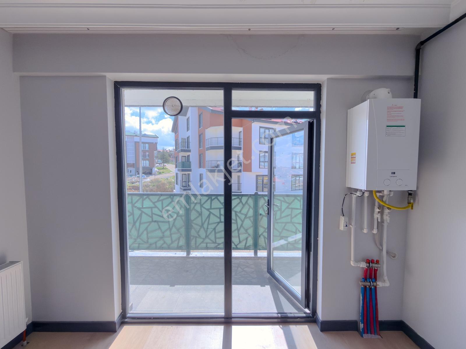 İncek Site İçi Satılık 1+1 Daire Balkon Otopark Güney Cephe - Görsel 3