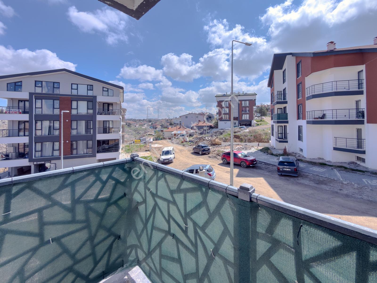 İncek Site İçi Satılık 1+1 Daire Balkon Otopark Güney Cephe - Görsel 29