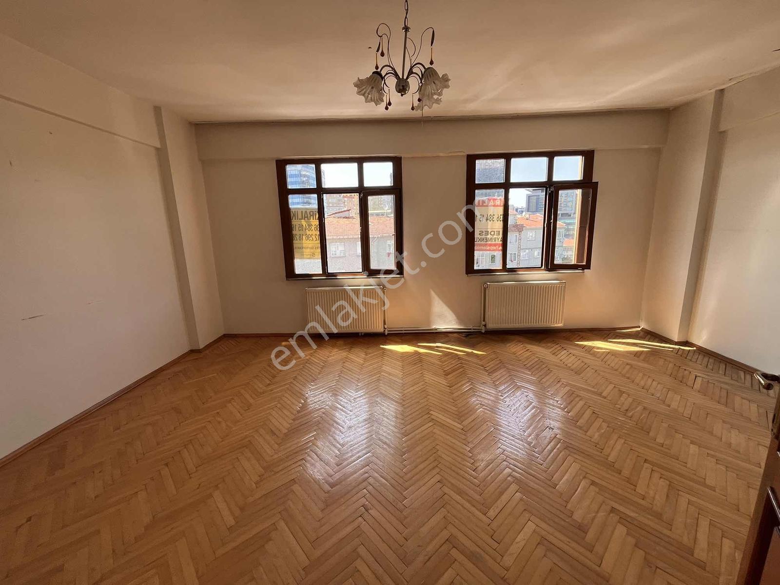 Cadde Üzerinde 2+1 100 Metre Kare Kiralık Daire Halide Edip