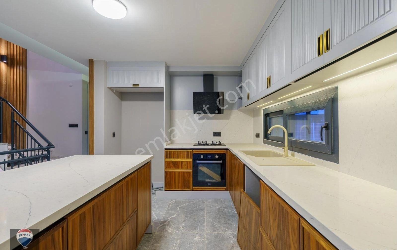 Kuşadası Karaovada Tek Müstakil Özel Havuzlu Lüks 6+1 Villa - Görsel 2
