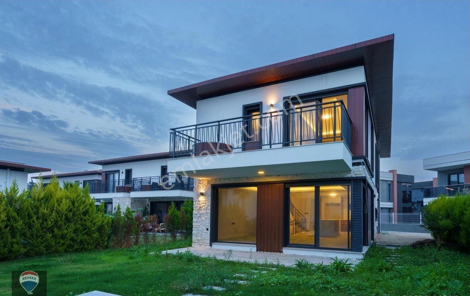 Kuşadası Karaovada Tek Müstakil Özel Havuzlu Lüks 6+1 Villa - Görsel 24
