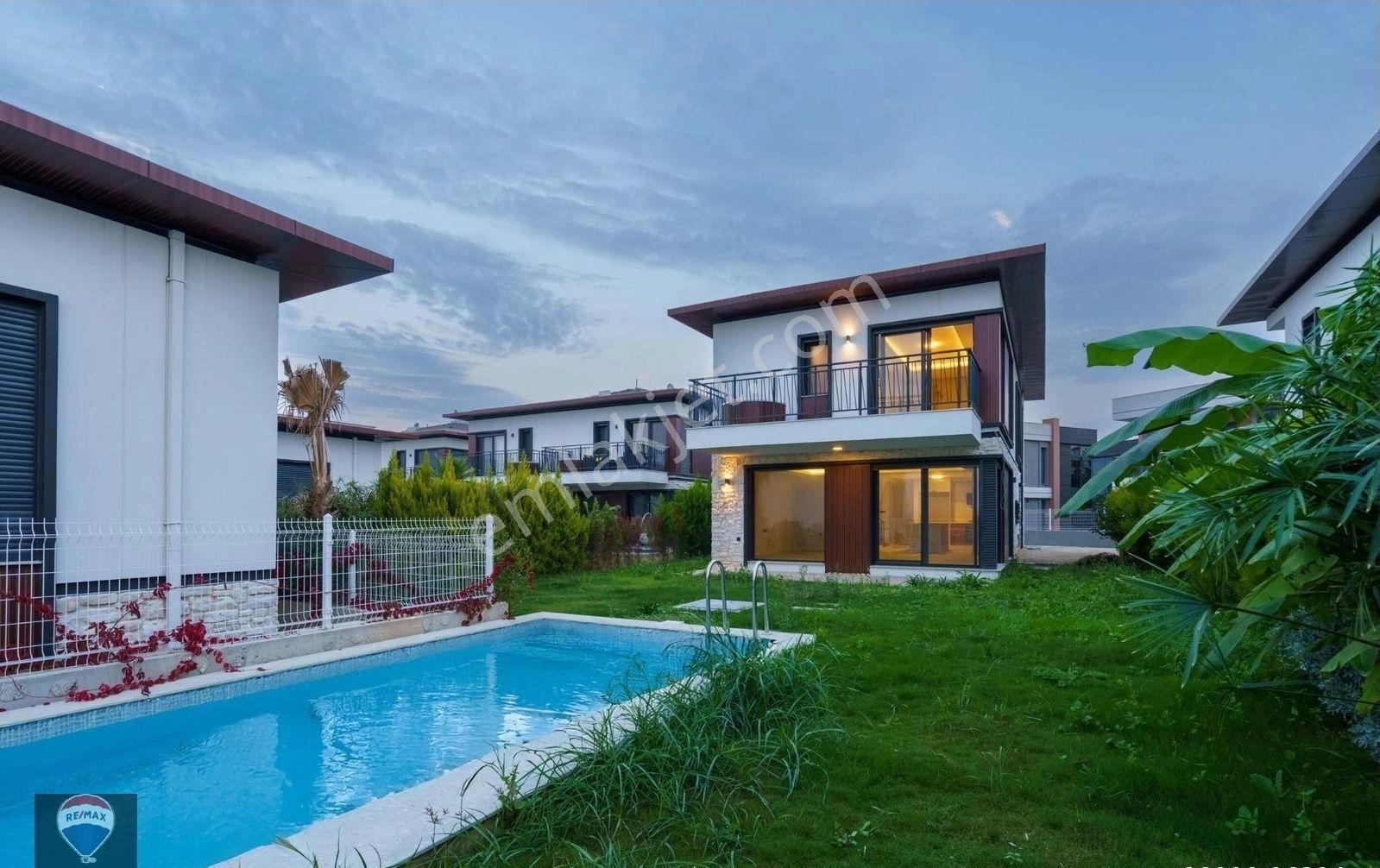 Kuşadası Karaovada Tek Müstakil Özel Havuzlu Lüks 6+1 Villa - Görsel 4