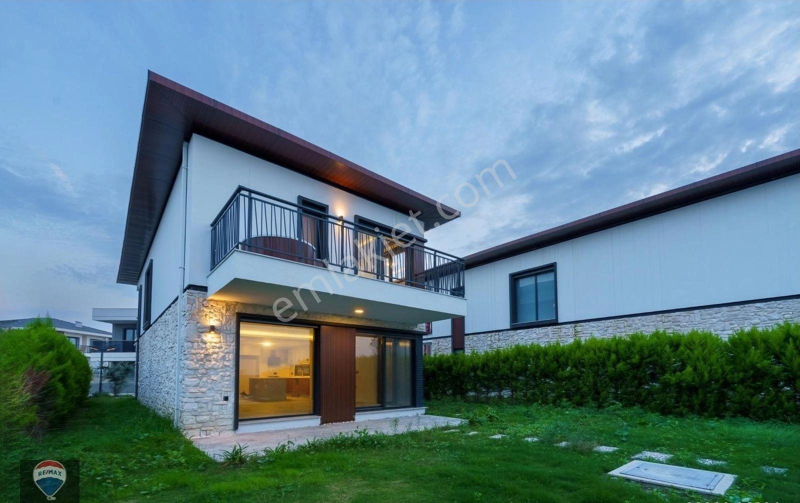 Kuşadası Karaovada Tek Müstakil Özel Havuzlu Lüks 6+1 Villa - Görsel 25