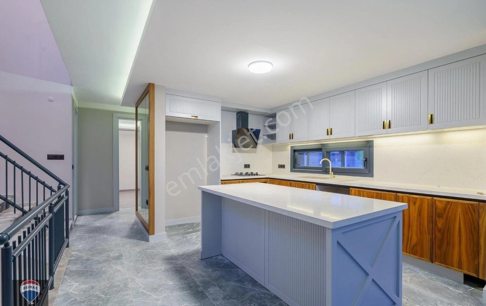 Kuşadası Karaovada Tek Müstakil Özel Havuzlu Lüks 6+1 Villa - Görsel 11