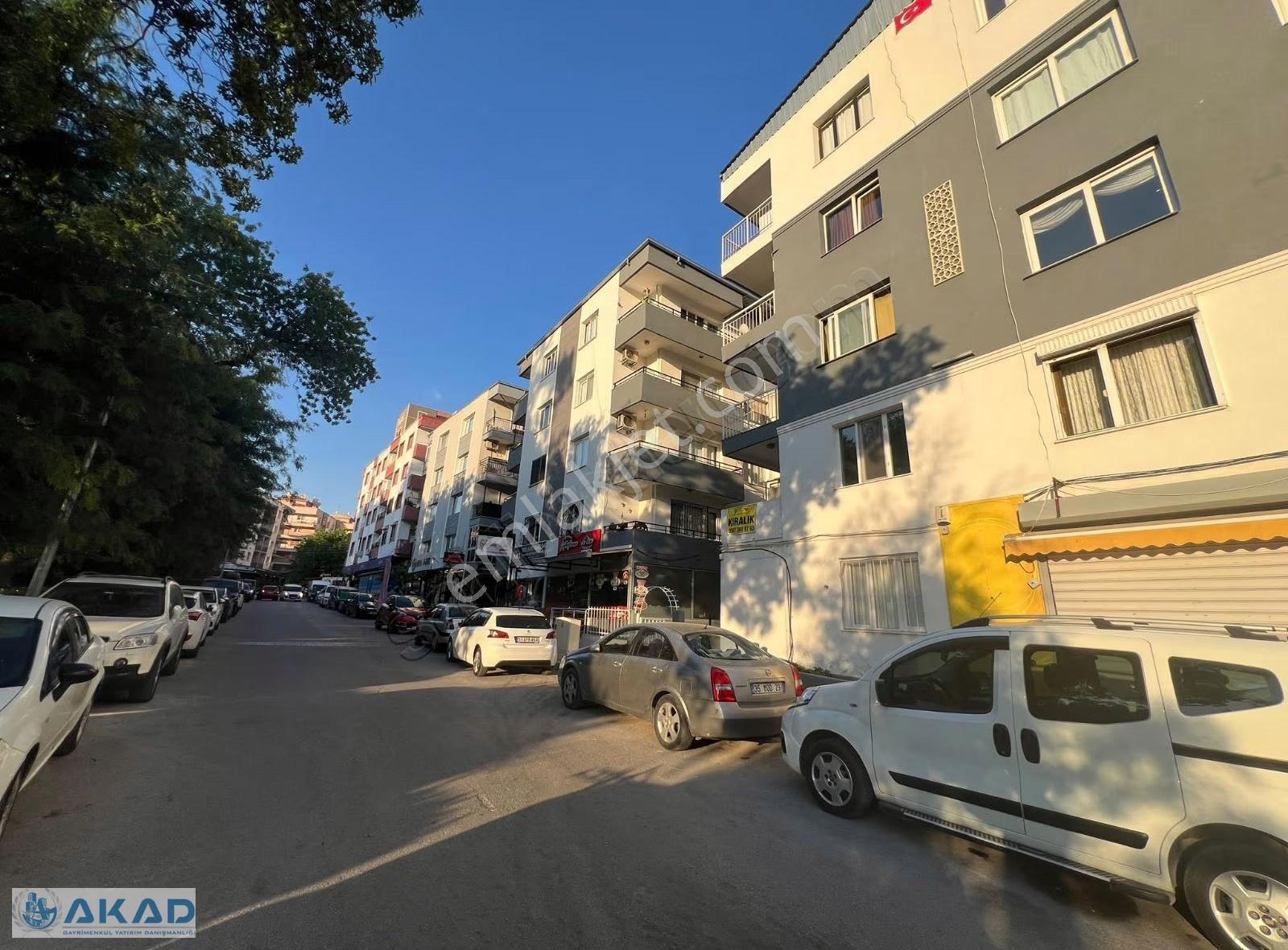 Buca Hasan Ağa Parkı Karşısı 2+1 Köşe Daire