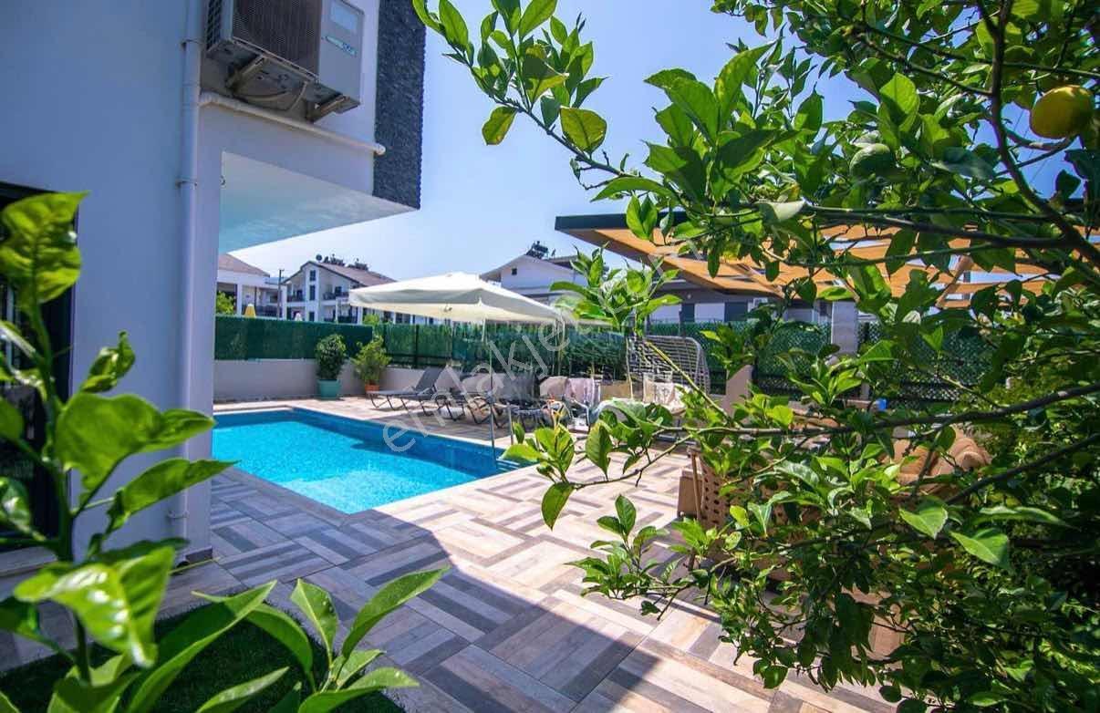 Babataşı Mah'de 4+1 Müsatkil Havuzlu Lüks Villa - Görsel 2