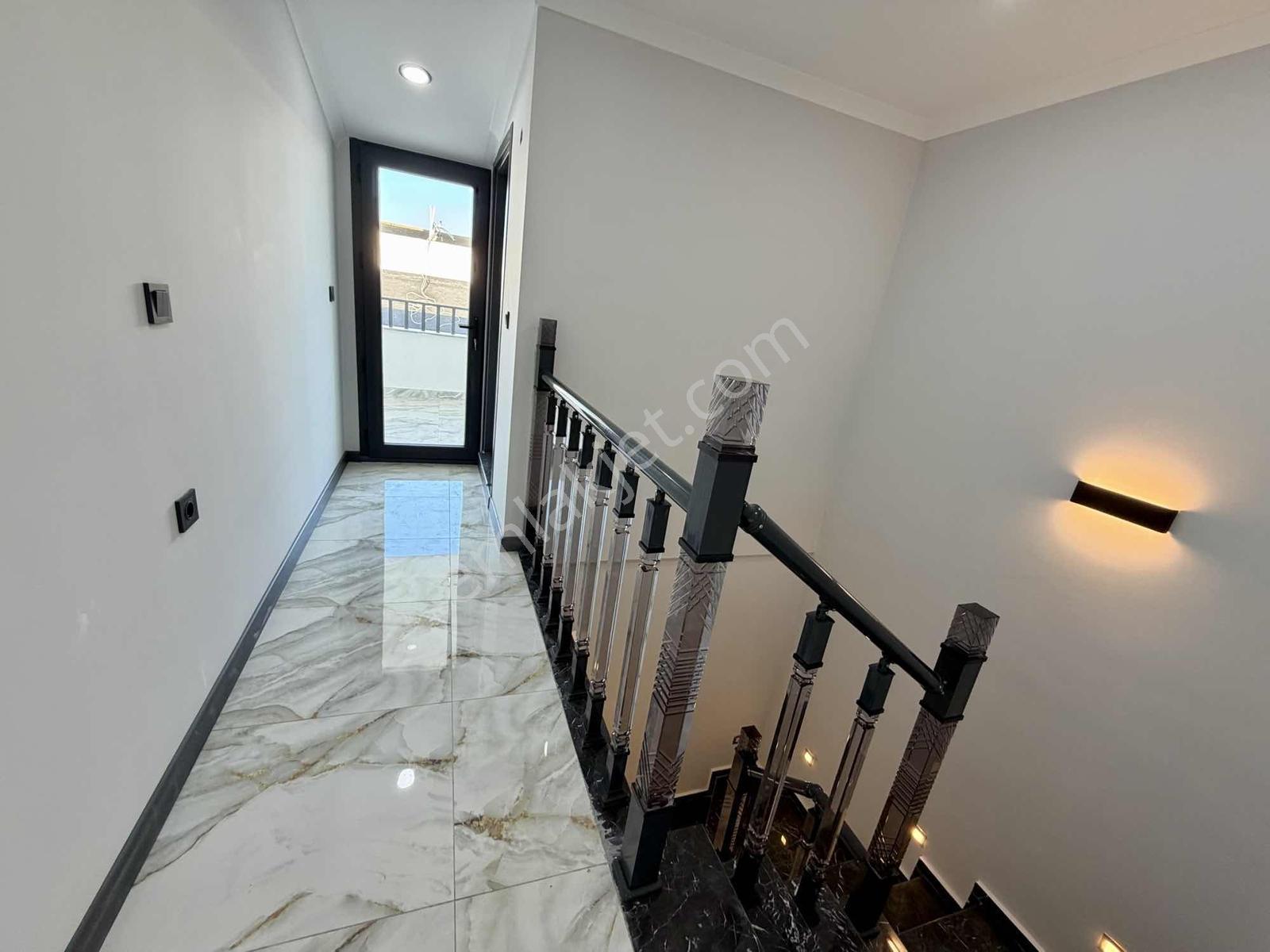 Didim'de Yerden Isıtma Ve Akıllı Ev Sistemli 3+1 Havuzlu Villa - Görsel 3