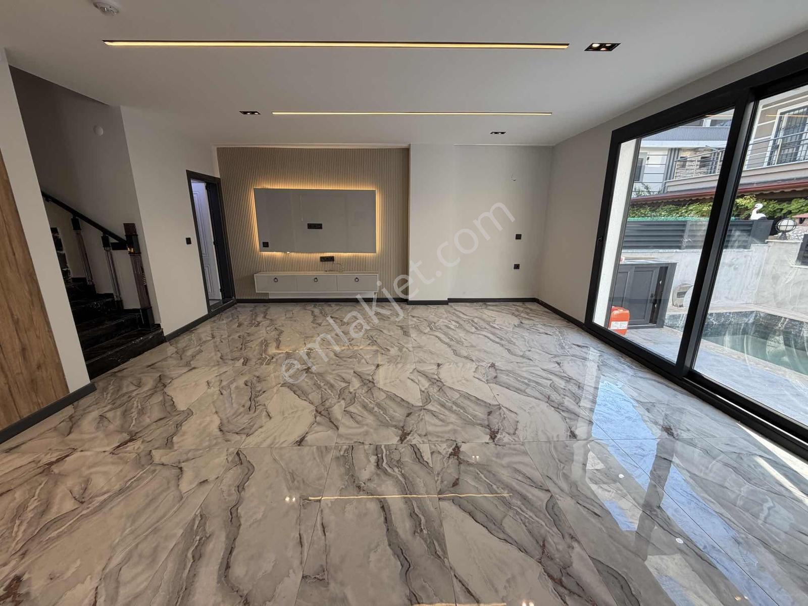 Didim'de Yerden Isıtma Ve Akıllı Ev Sistemli 3+1 Havuzlu Villa - Görsel 5