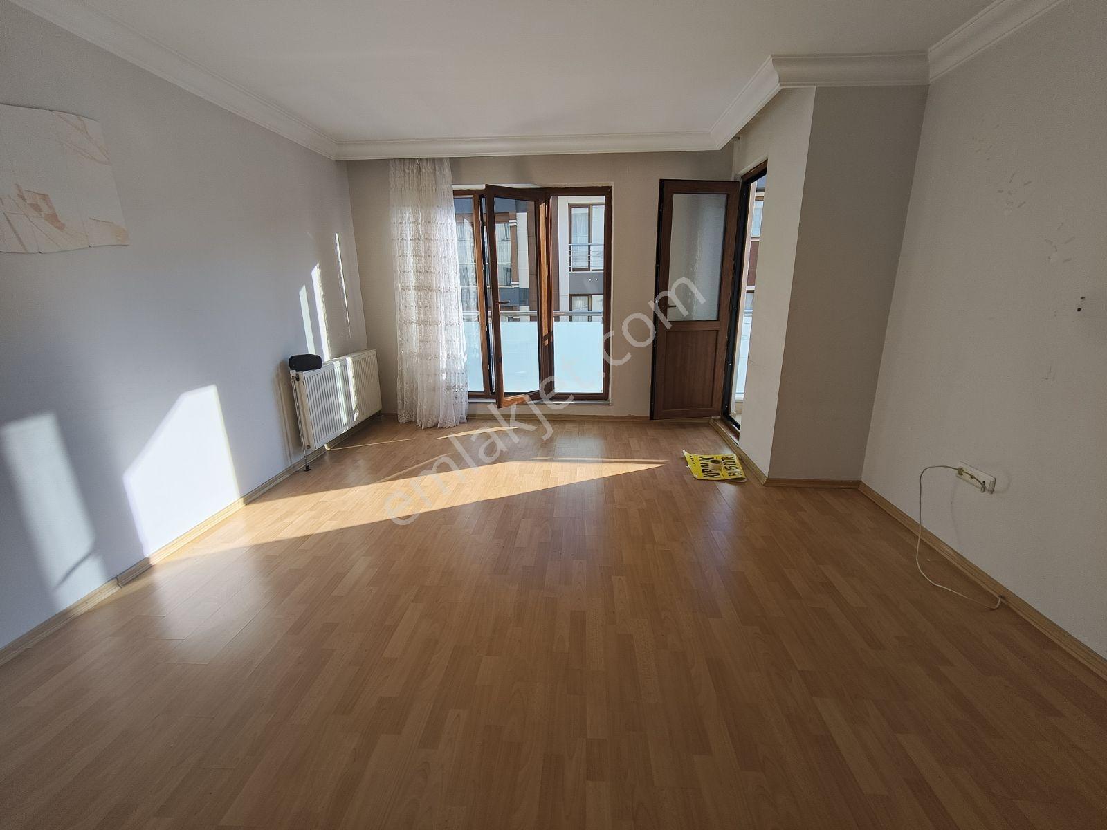 Güneyden Barış Cad.de 90m2 2+1.karanlık Odasız Daire - Görsel 26