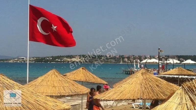Boyalık Koyu'nda Denize Sıfır Sitede Deniz Manzaralı 2+1 Daire - Görsel 4