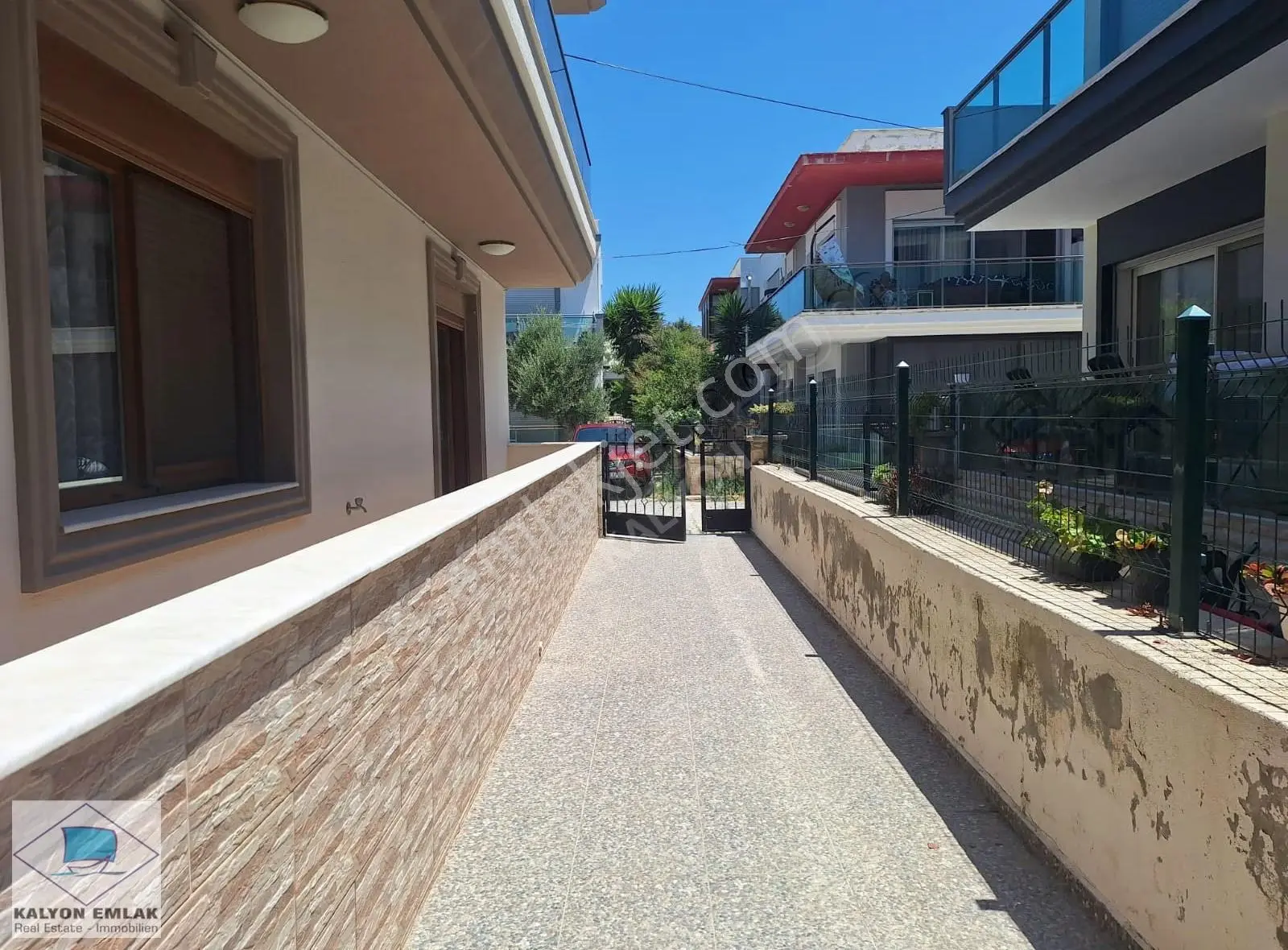 Çeşme Çiftlik Merkez'de Kalyon'dan Satılık 2+1 Fırsat Daire - Görsel 2