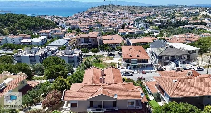 Çeşme'de Yıllık Kiralık Deniz Manzaralı Özel Havuzlu Triplex Ev - Görsel 4
