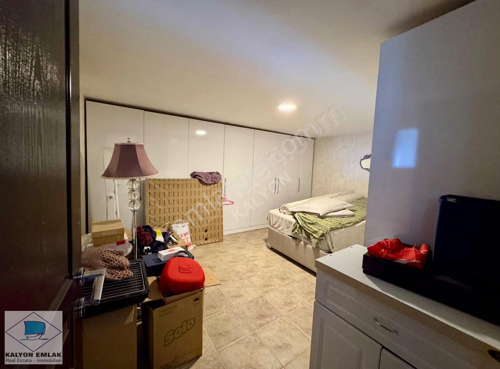 Çeşme'de Yıllık Kiralık Deniz Manzaralı Özel Havuzlu Triplex Ev - Görsel 5