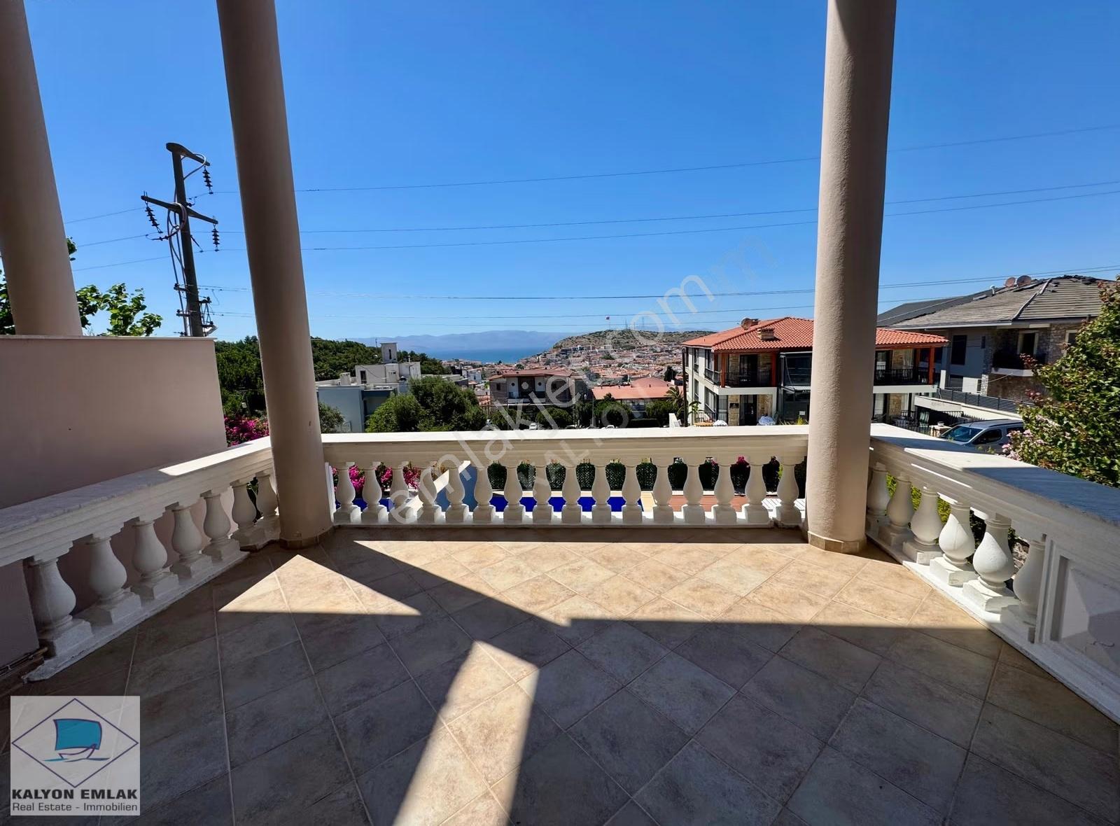 Çeşme'de Yıllık Kiralık Deniz Manzaralı Özel Havuzlu Triplex Ev - Görsel 15
