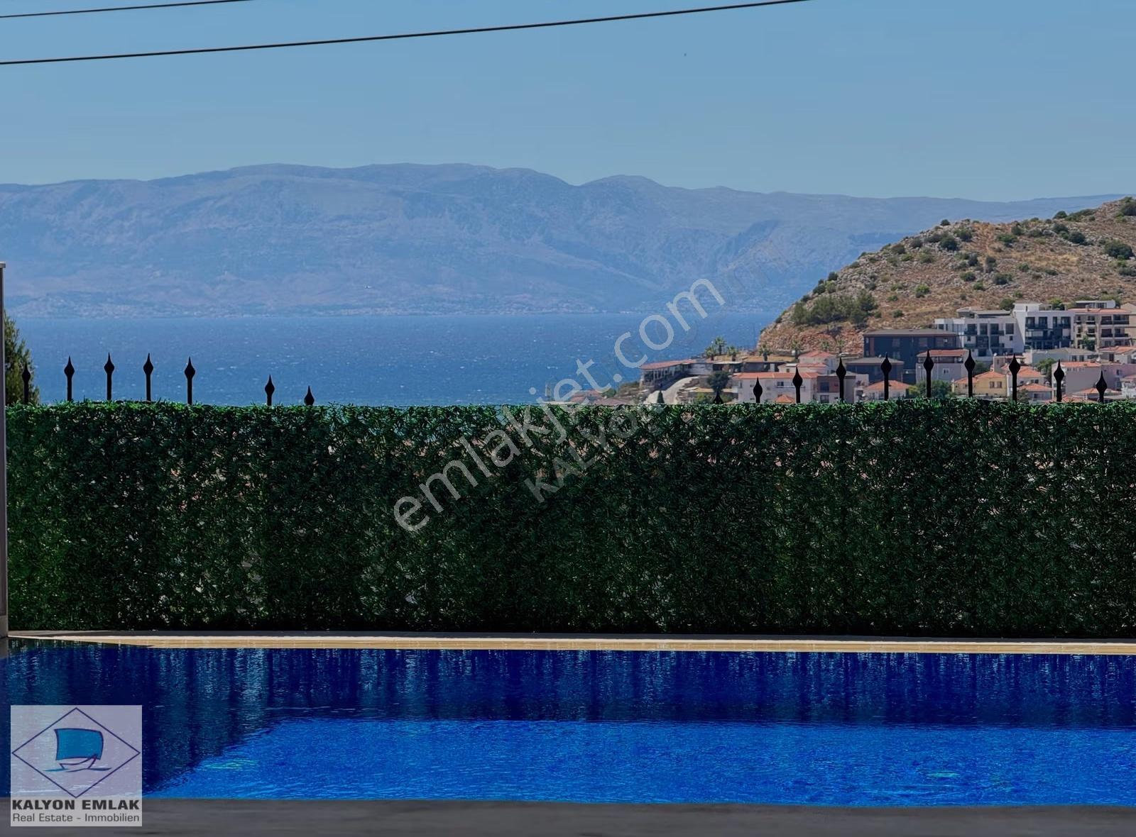 Çeşme'de Yıllık Kiralık Deniz Manzaralı Özel Havuzlu Triplex Ev - Görsel 33